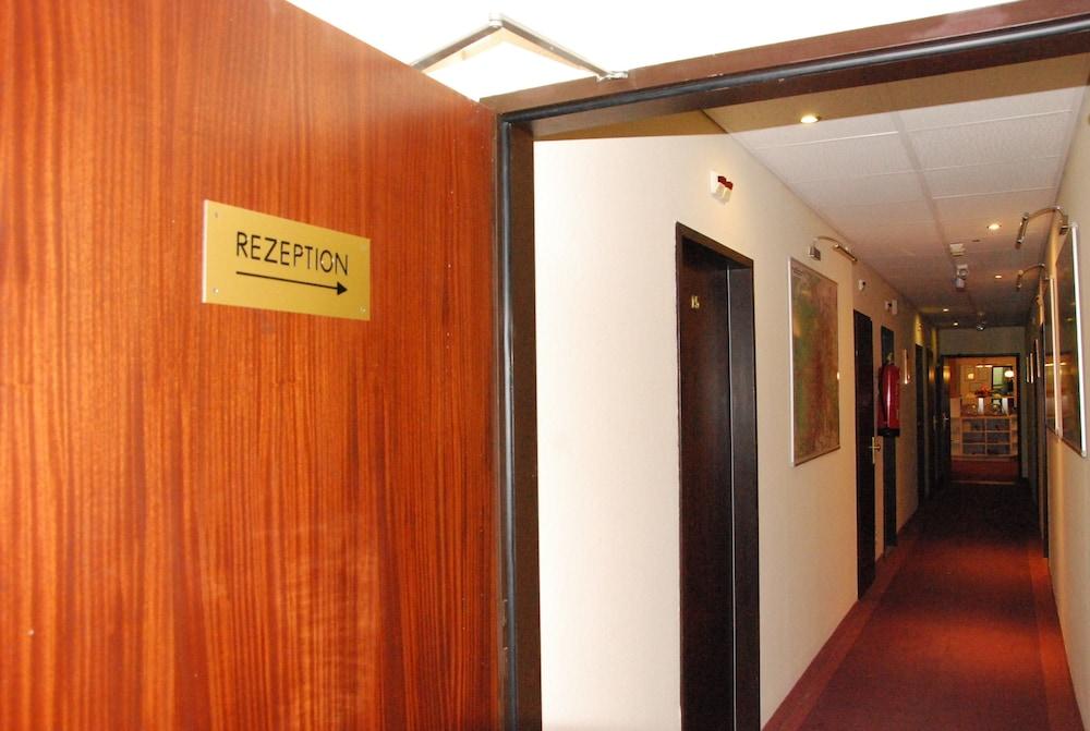 Continental Hotel-Pension Viena Exterior foto